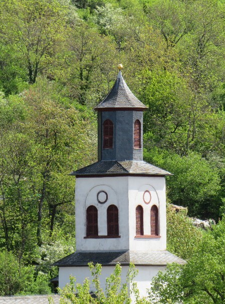 Der Meckenbacher Kirchturm